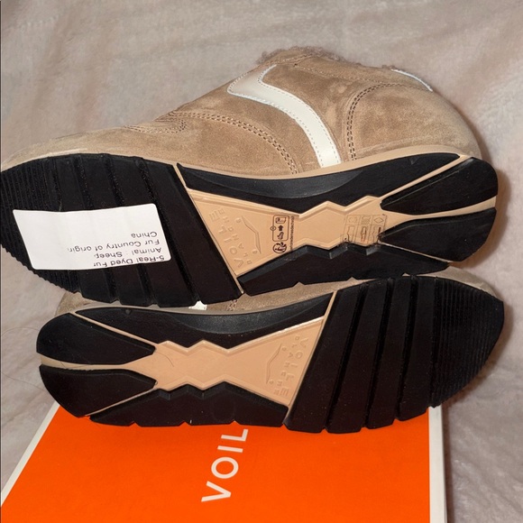 NWT VOILE BLANCHE JULIA Brown Pump Fur Suede
Sneakers - Picture 15 of 16